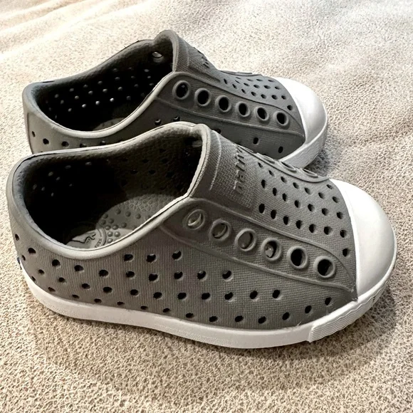 Native Shoes, Jefferson Kids Shoe - Grey, Size C4 - Picture 6 of 7